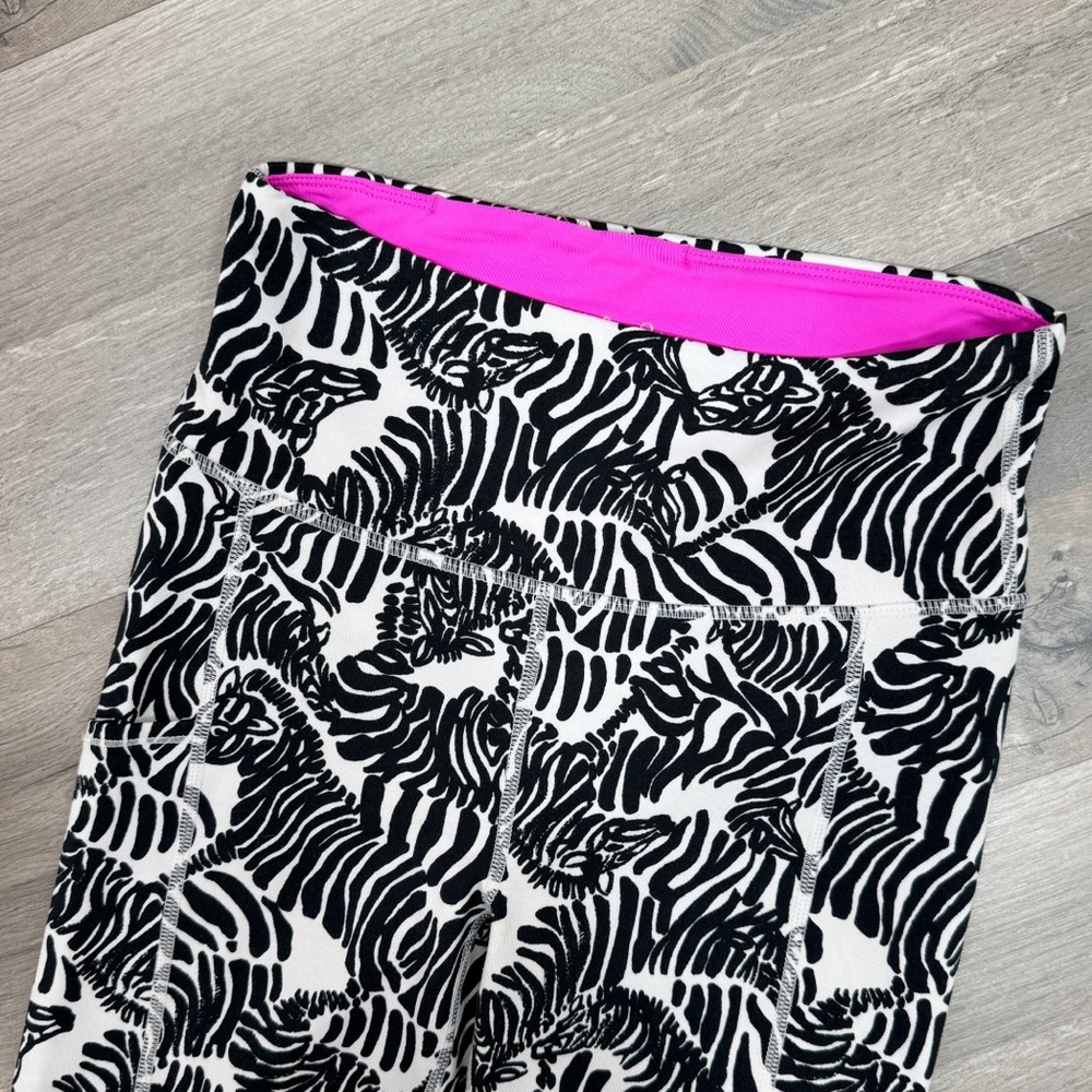 Lilly Pulitzer Lexletic Weekender Crop Midi Leggings Zebras Print XS - Picture 4 of 13